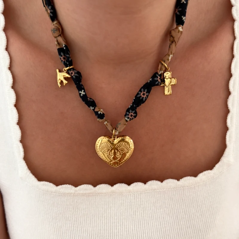 Collier foulard "Claire" acier