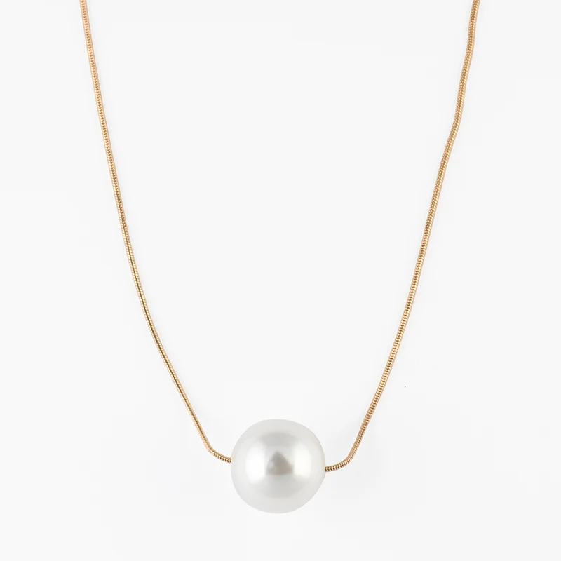 Collier pendentif perle