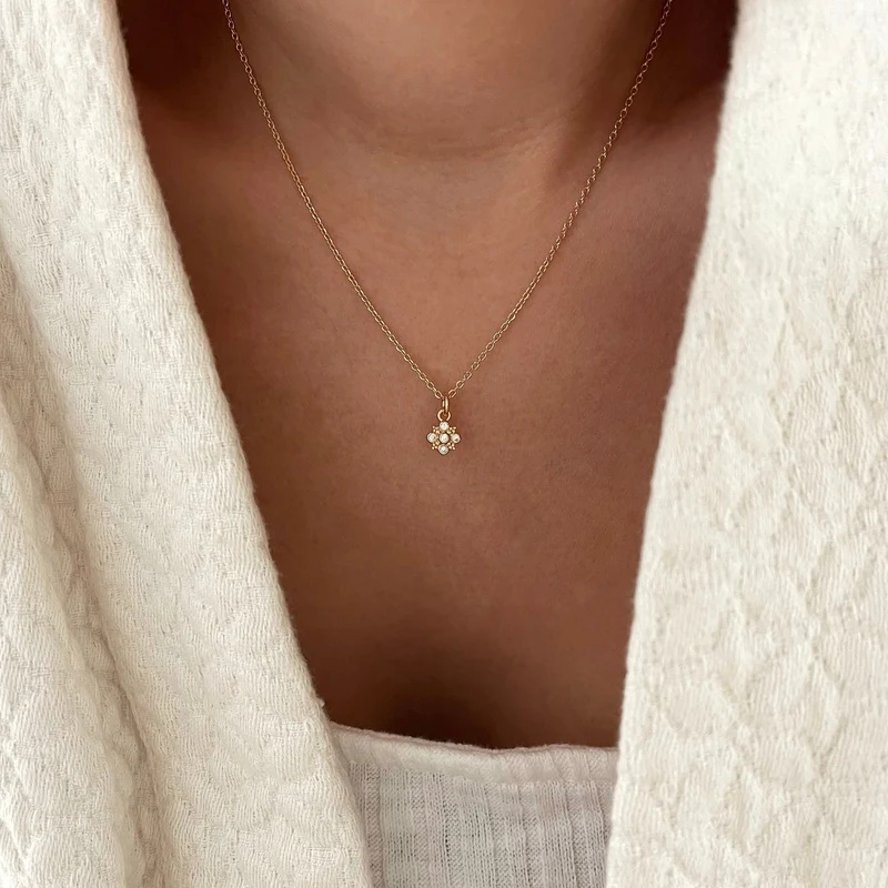 Collier "Etincelle" blanc plaqué or