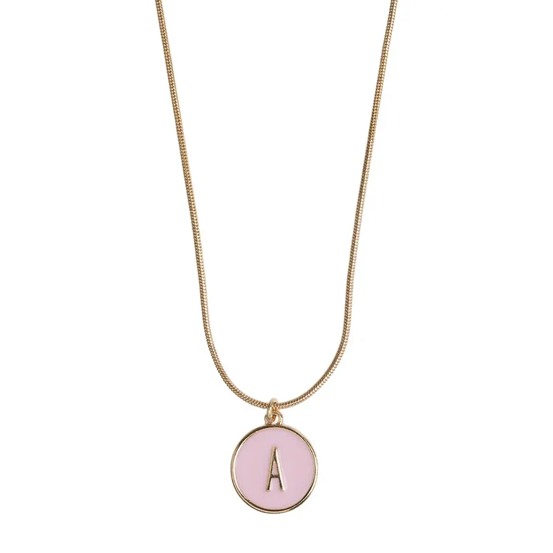 Collier avec lettre sur chaîne serpent