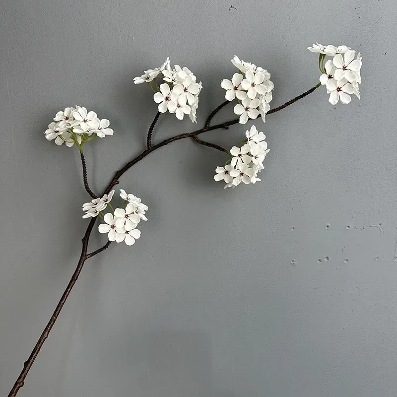 fleurs artificielles en soie pour décoration douce et élégante