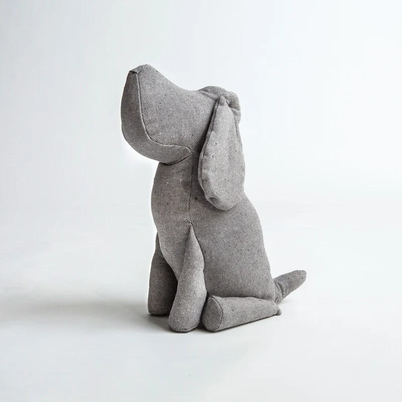 Chien déco Johan en tweed gris
