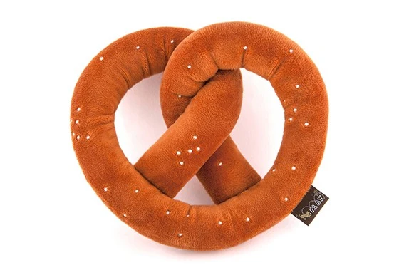 Peluche Bretzel pour chien collection international classic